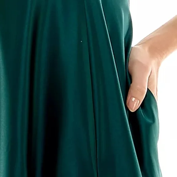 B Darlin Juniors' Corset High-Slit Gown With Pockets. Snag In Back. - Picture 4 of 11